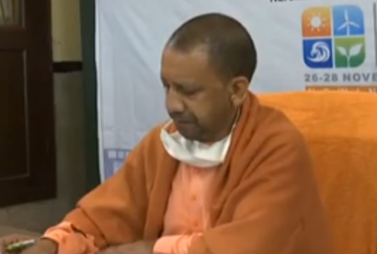 CM Yogi set target of 10700 MW solar power projects in UP