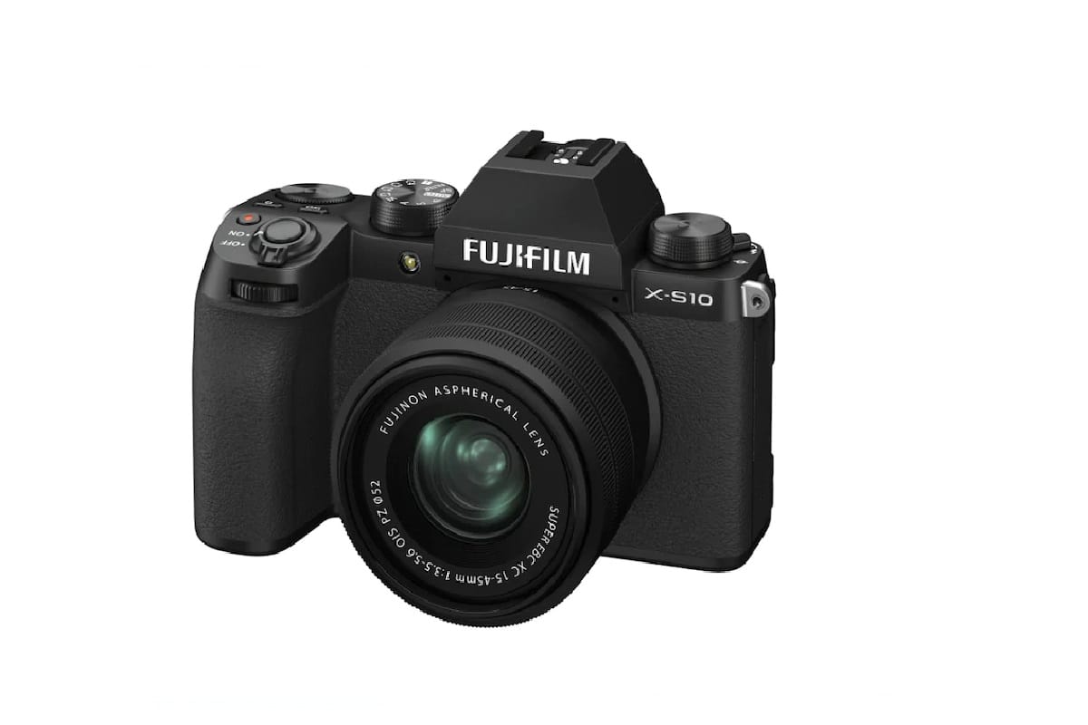Fujifilm X S10 Mirrorless Camera launched in India With In Body Image Stabilisation