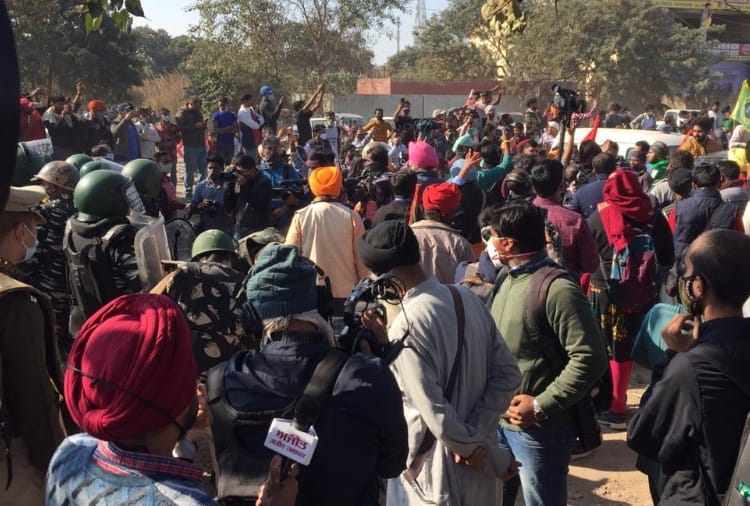 Kisan Andolan News: Police officer said, I am also the son of a farmer, I also grazed buffalo
