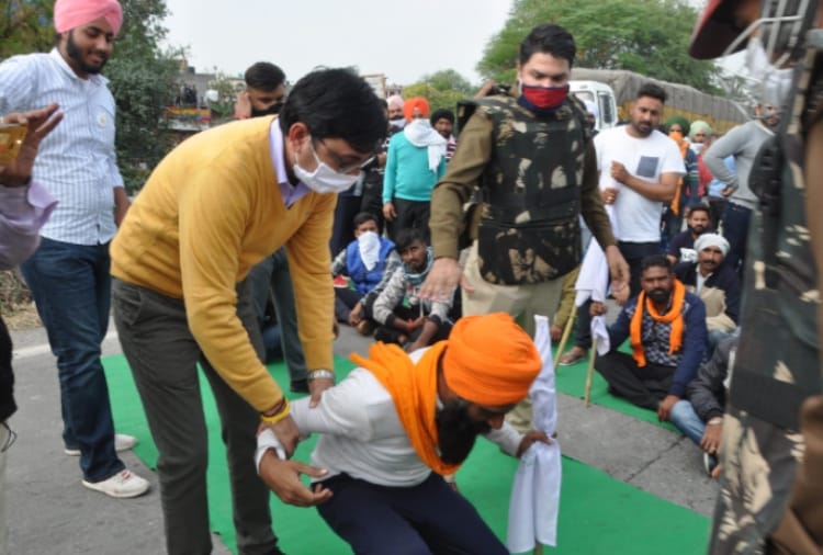 Kisan Andolan News: Karnal Police tried many ways to convince the farmers