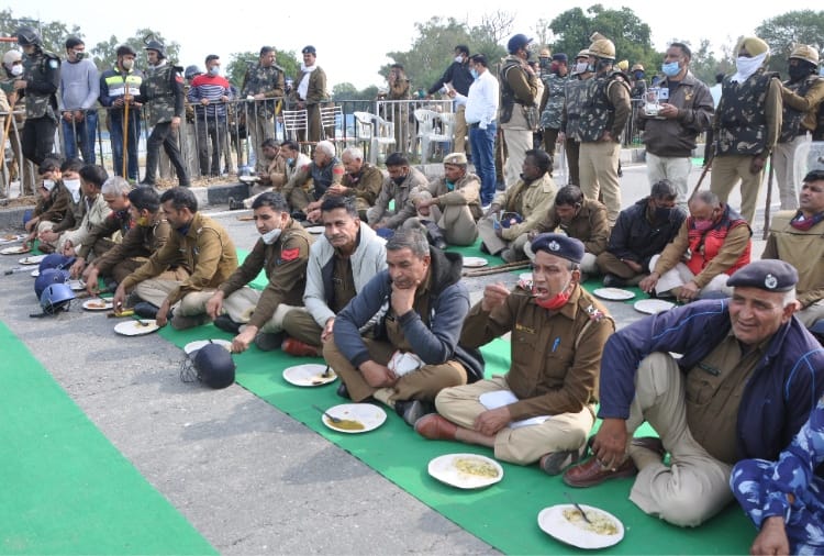 Kisan Andolan News: Karnal Police tried many ways to convince the farmers