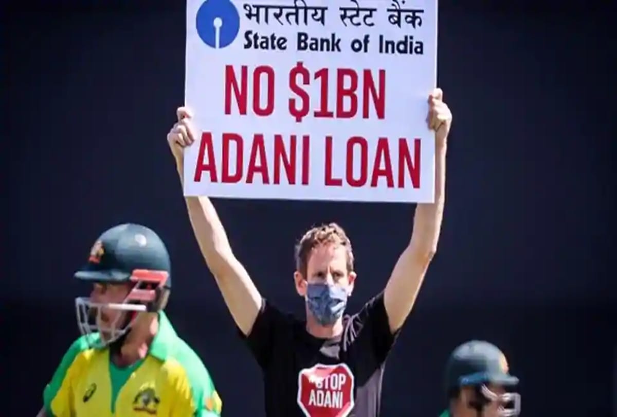 AUSTRALIA VS INDIA: Pitch Invaders into ground holding posters against Adani during Sydney ODI
