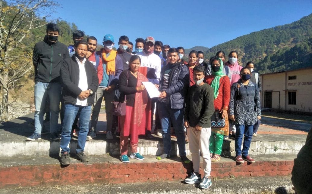 District Panchayat president ended hunger strike by giving water to students