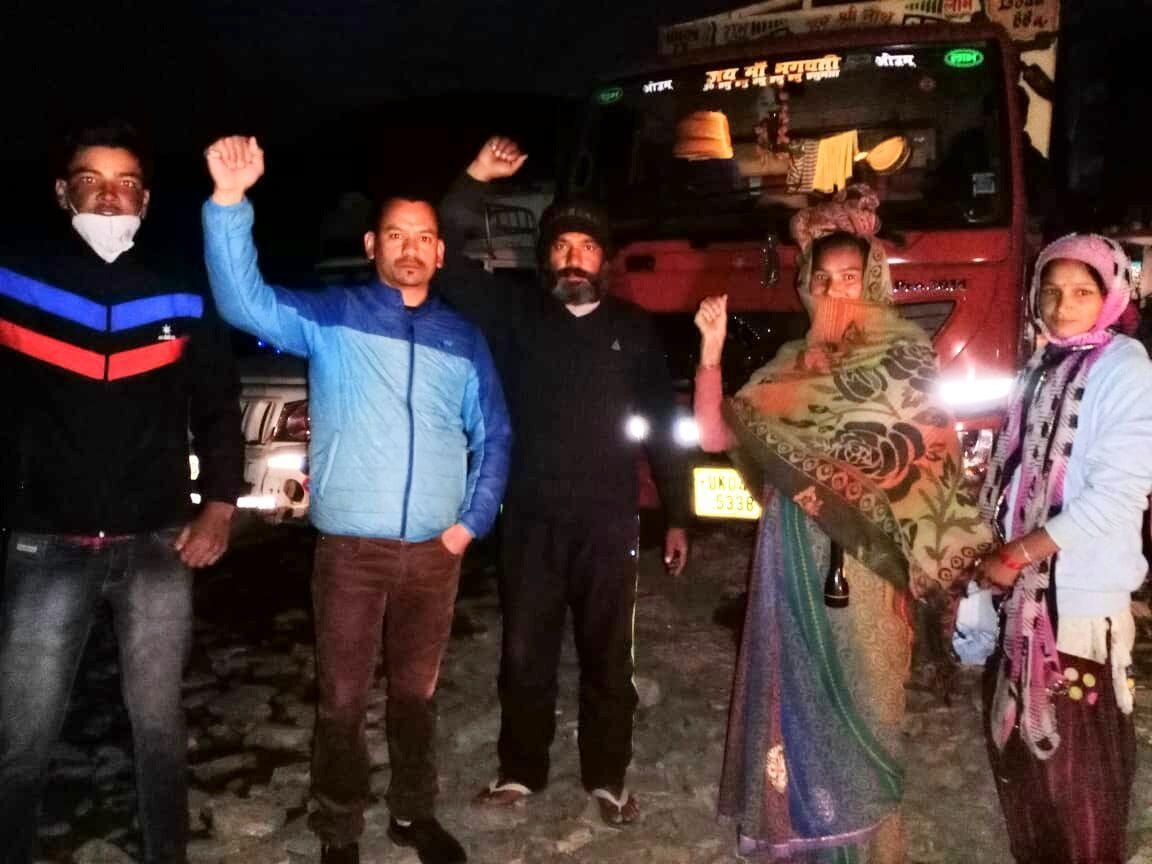 Gas vehicle reached in darkness, villagers shouted