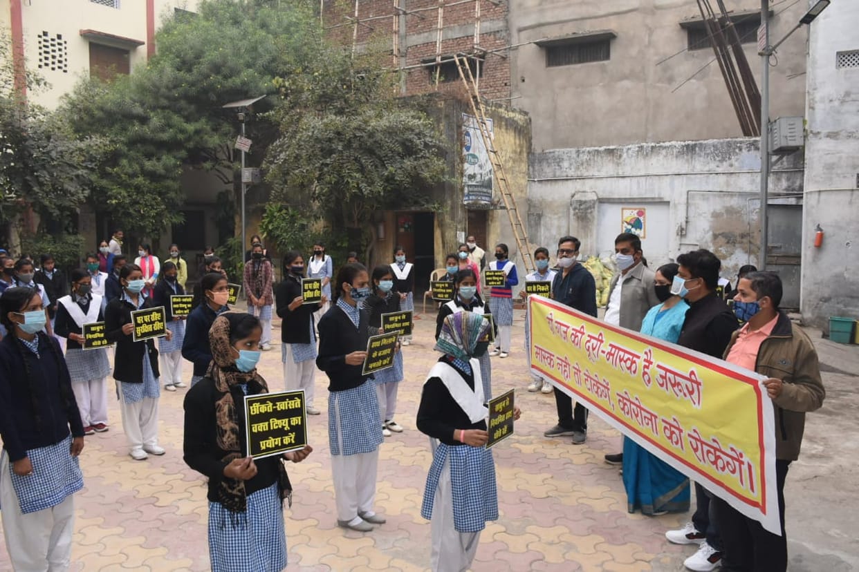 Students oath to wear masks program at Harishchandra Balika Inter College Varanasi