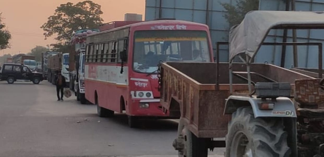 Bakiu blocked the Banda-Tanda route for four hours