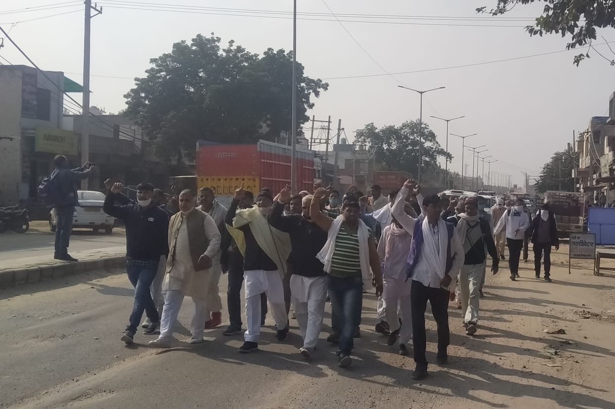 Police took seven farmers leaders into custody