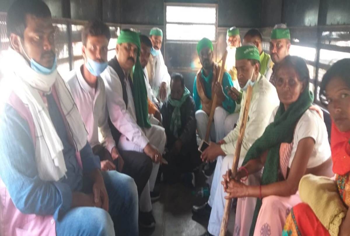 protest of farmers in lucknow