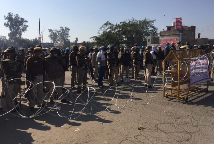 Kisan Andolan News: Police officer said, I am also the son of a farmer, I also grazed buffalo