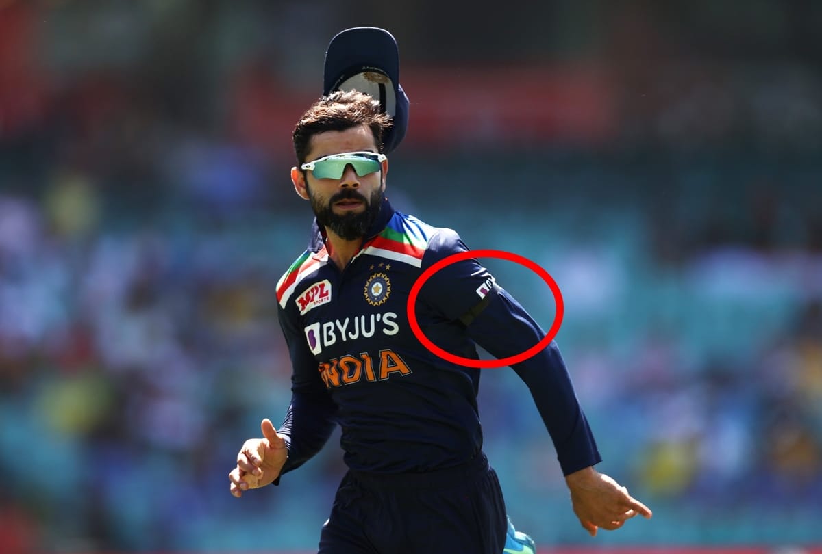 India, Australia players wearing black armbands during 1st ODI in honour of Dean Jones