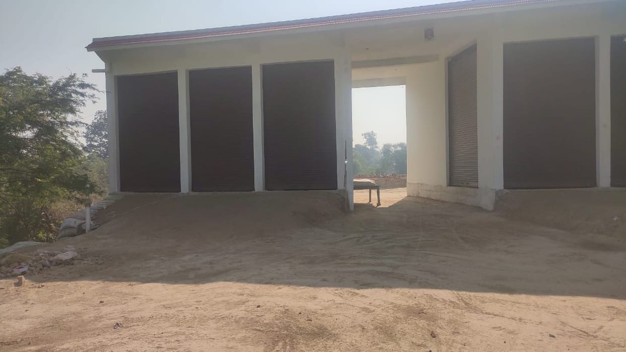 Paddy procurement center closed for three days in Tajpur