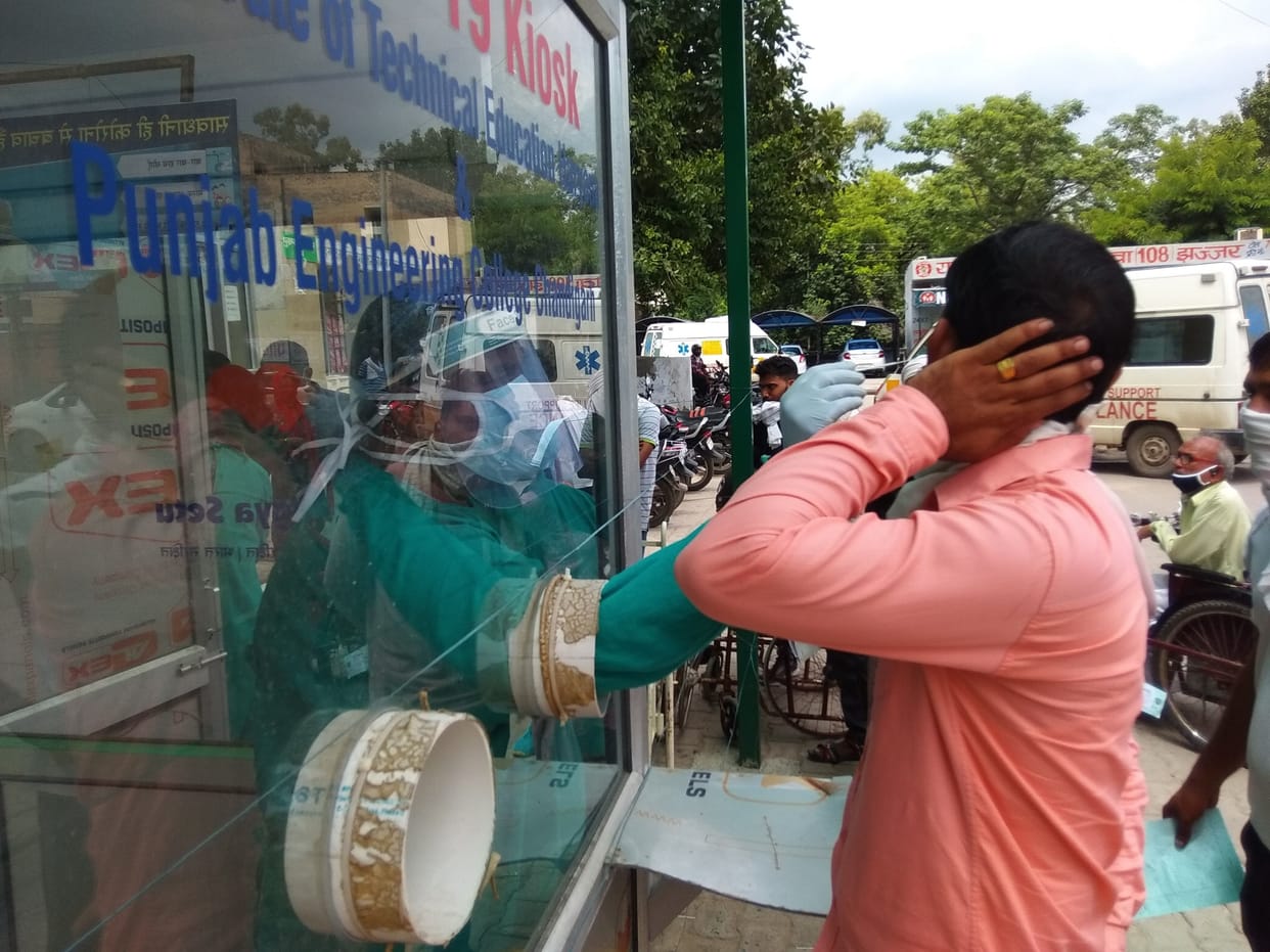 40 coronas including four students found infected, one dead