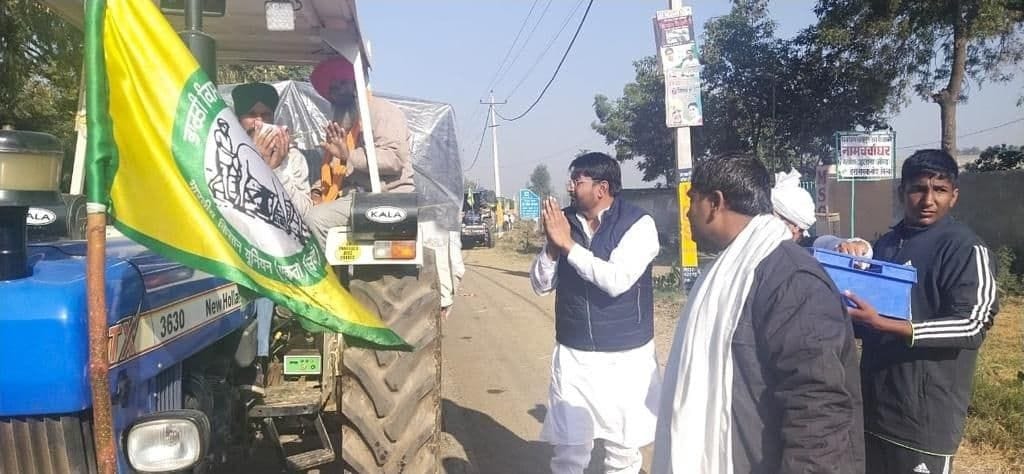 People of Poli village raised five lakh rupees in five minutes for farmers going to Delhi