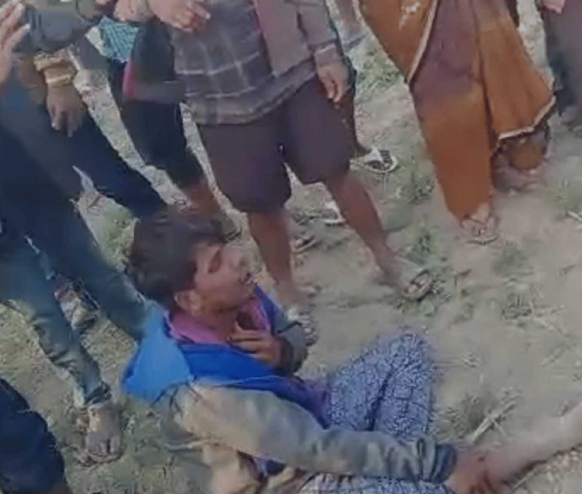 Ballia UP Murder News: youth man killed teen girl throat sitting in front of dead body in ballia up