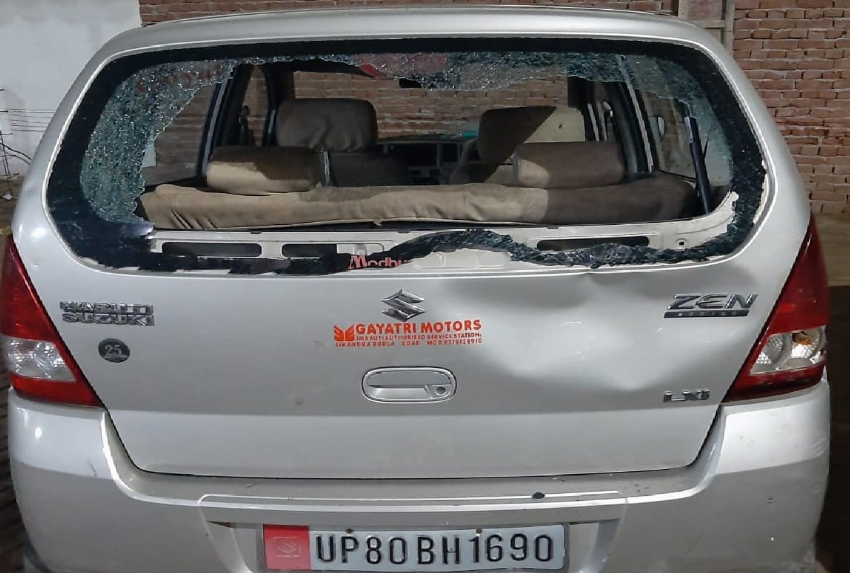 attack on tiles businessman in agra