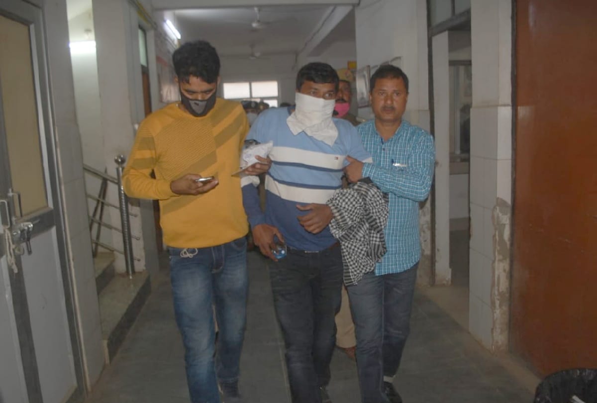 25 thousand prize crooks arrested in police encounter Deoria