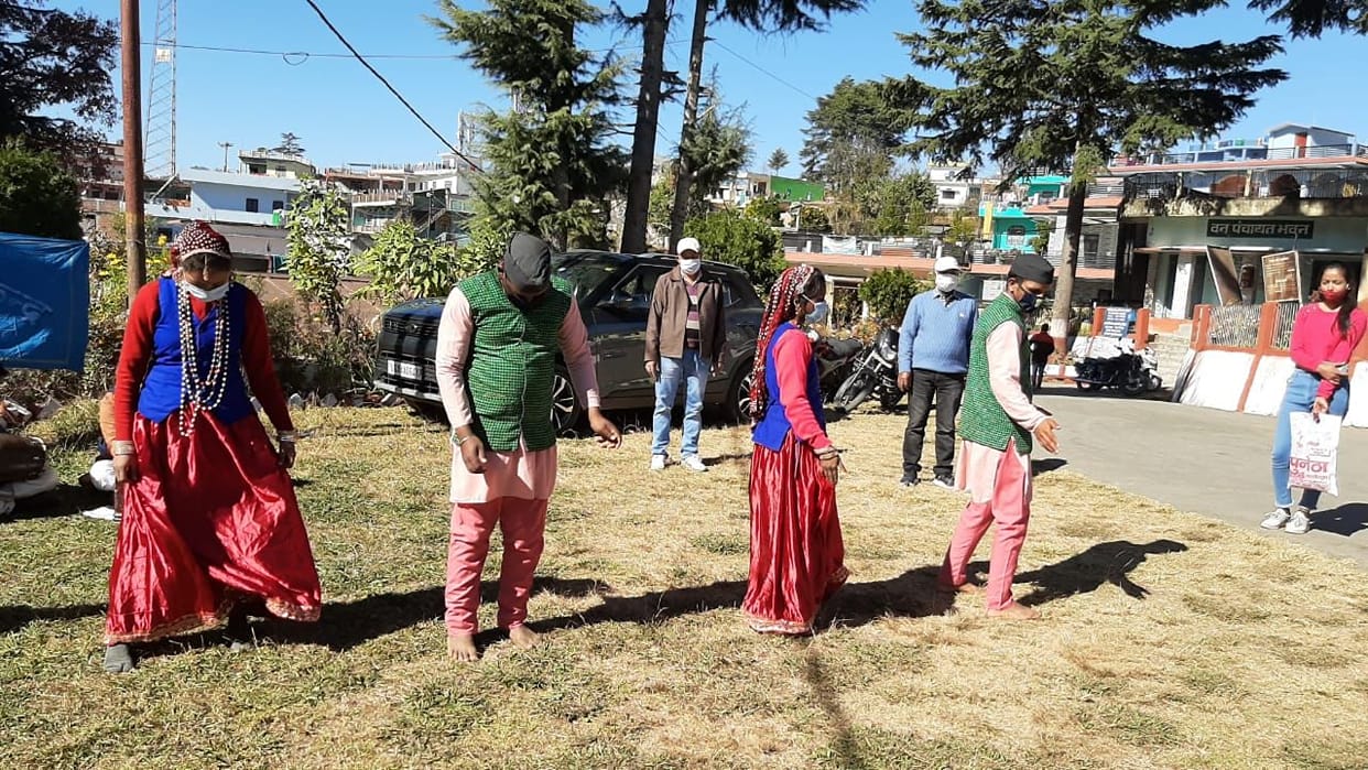 Folk artists will go from village to village