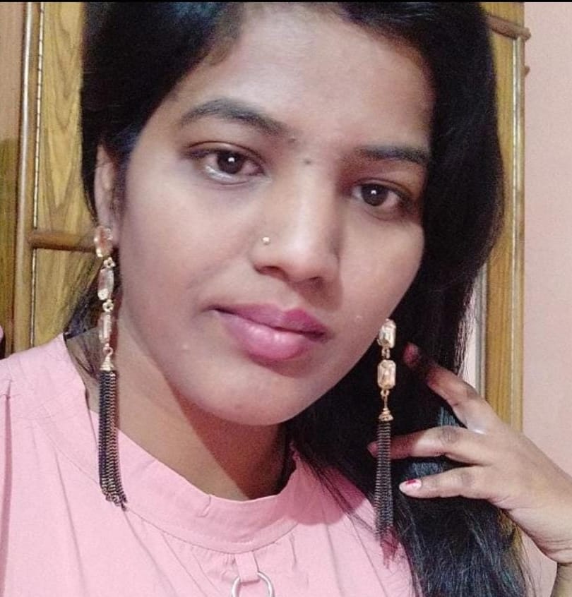 A women murder for pistol front commisioner office