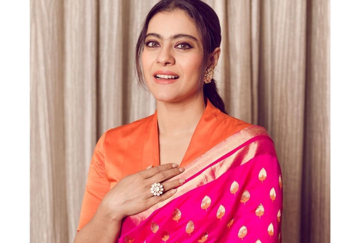 kajol paired her saris with contrast colour blouse many times