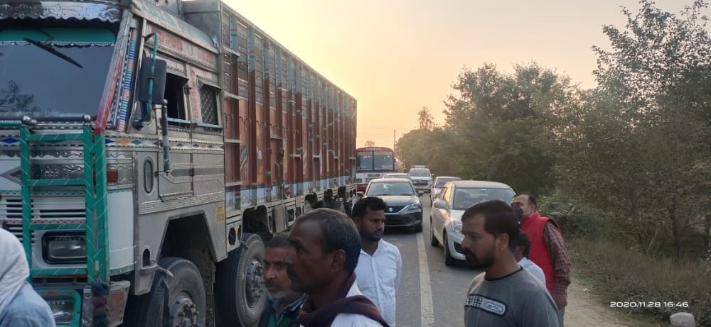 Trailer crushed the teacher of degree college