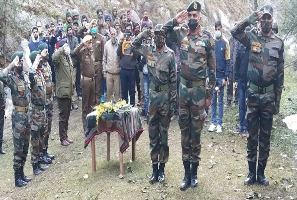 Martyr Ratan Singh called his mother and says I am leave tomorrow