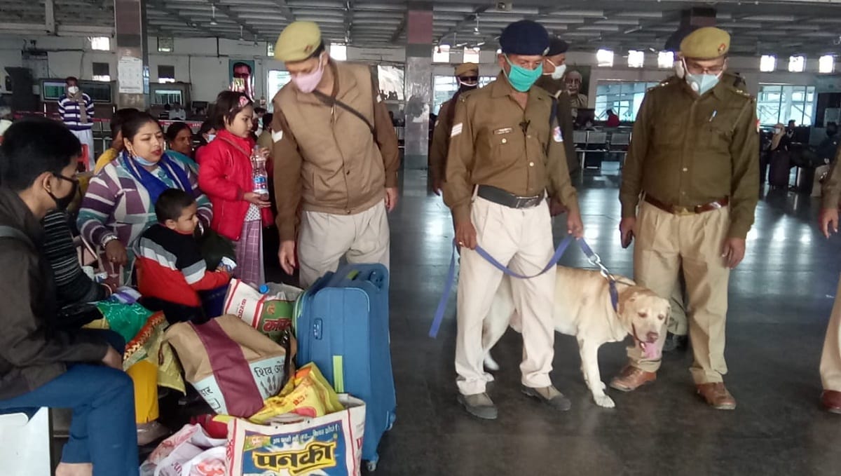Dev Deepawali updates news: checking drive conducted at PDDU railway station in view of PM modi arrival in varanasi