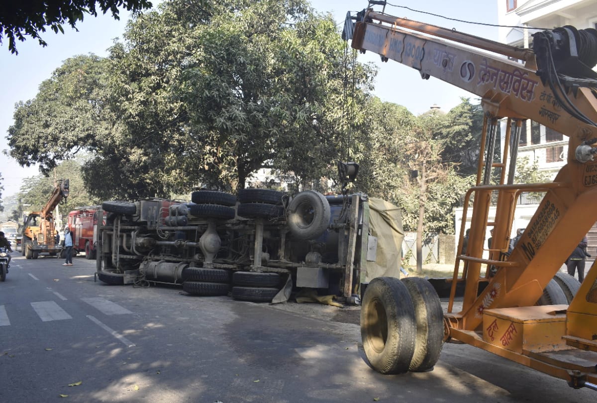 petrol tanker overturned in gorakhpur