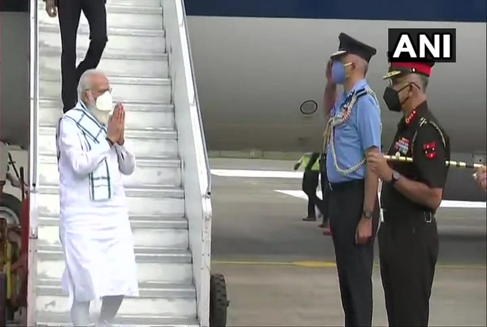 delhi hc stay central information commission order seeking disclosure of entourage of pm modi under rti