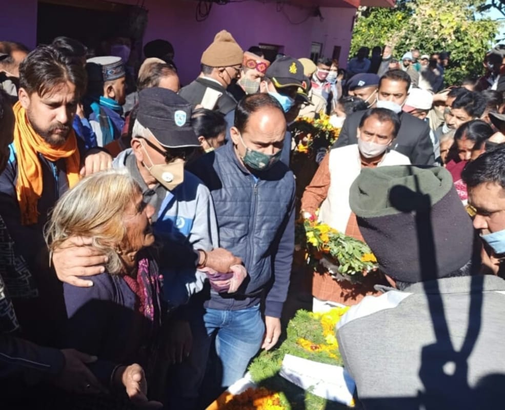 LAC Ceasefire Violation: Martyr Subedar swatantra singh cremation today photos