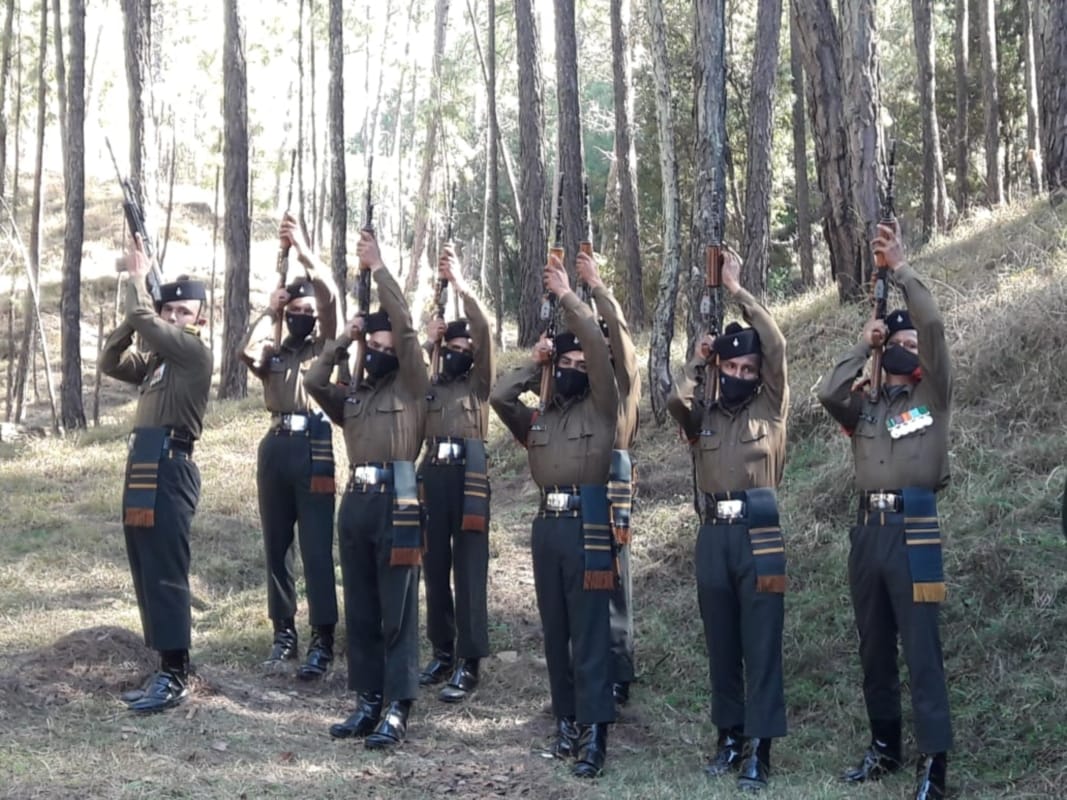 LAC Ceasefire Violation: Martyr Subedar swatantra singh cremation today photos
