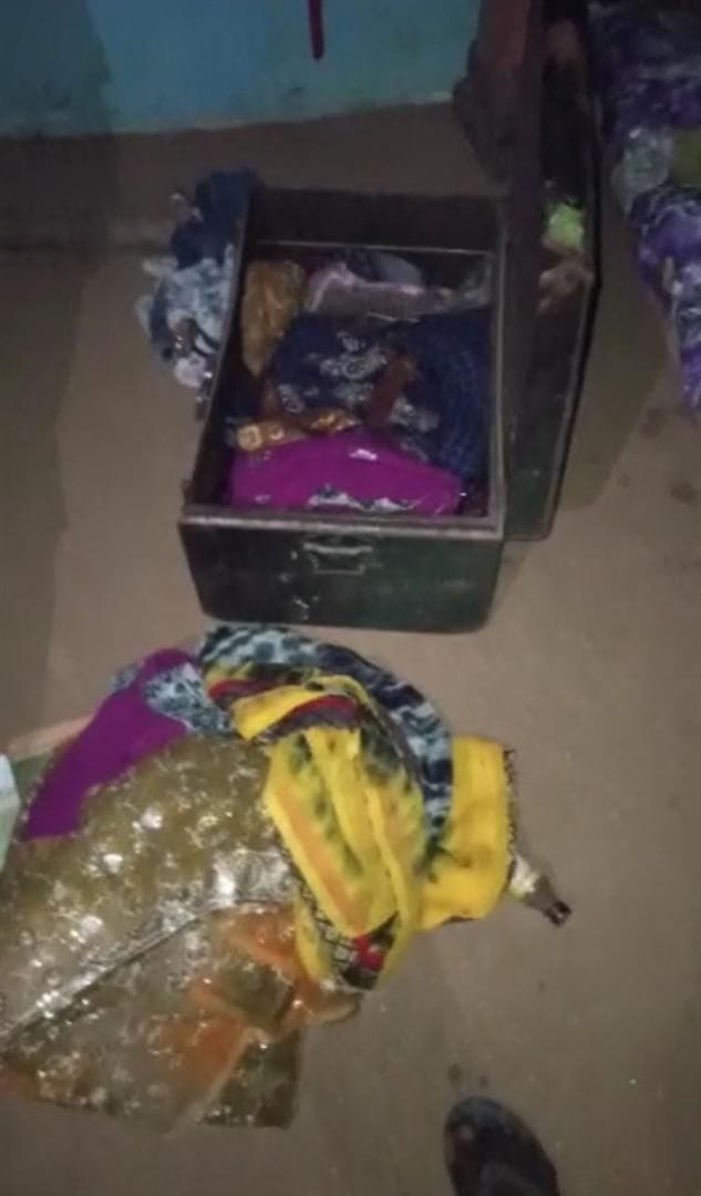 Hathras: Stealing cash and jewelery worth millions by breaking the lock of the room