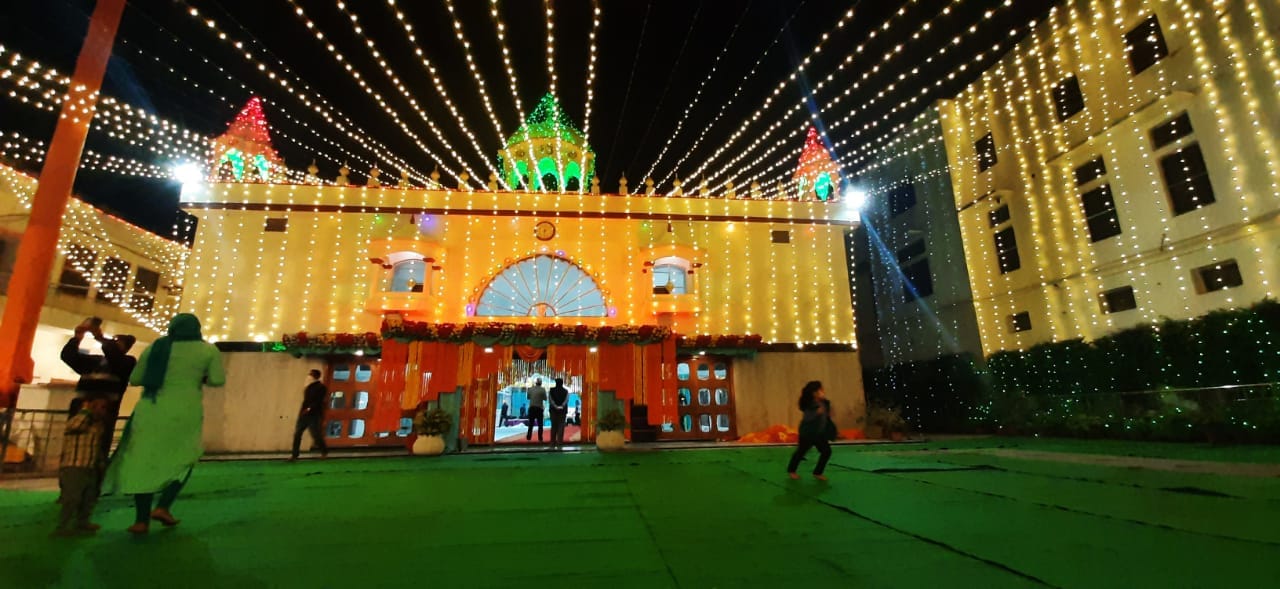 Supernatural scenes will be seen on the Ganges Ghats of Varanasi with the light of 15 lakh diyas