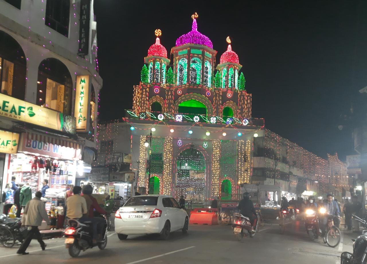 Supernatural scenes will be seen on the Ganges Ghats of Varanasi with the light of 15 lakh diyas