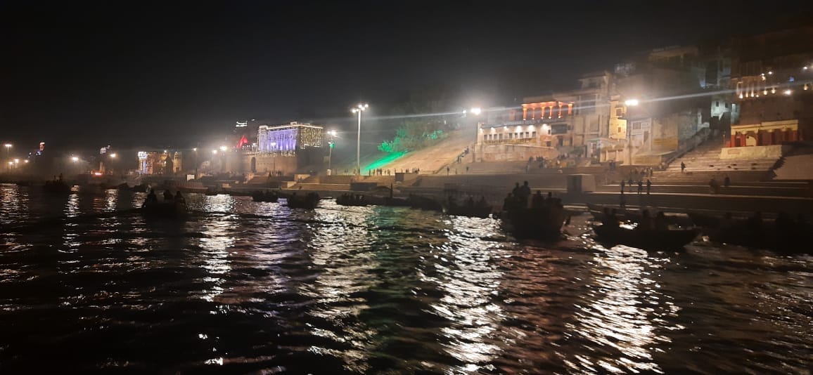 Supernatural scenes will be seen on the Ganges Ghats of Varanasi with the light of 15 lakh diyas