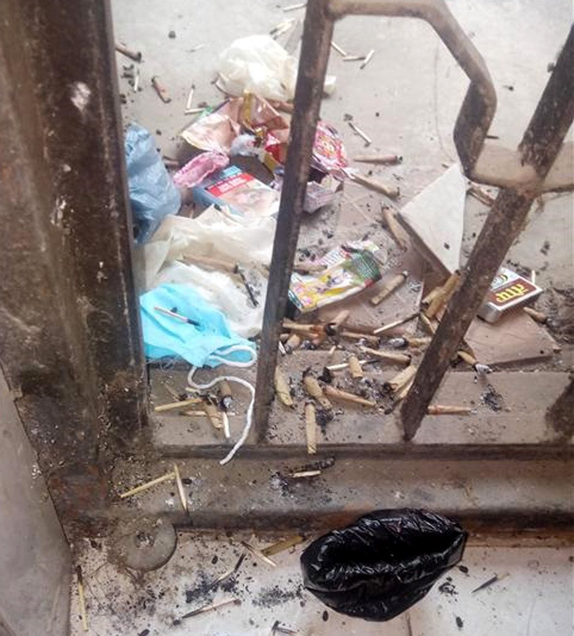 Aligarh: Kovid help desk of government offices is infected with carelessness