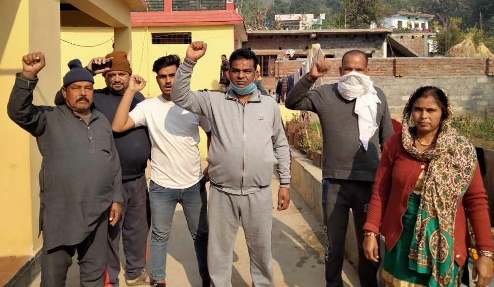 protest to remove electric wires