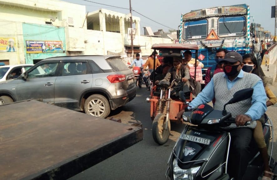 Jam jammed at double gate flyover, passenger commotion