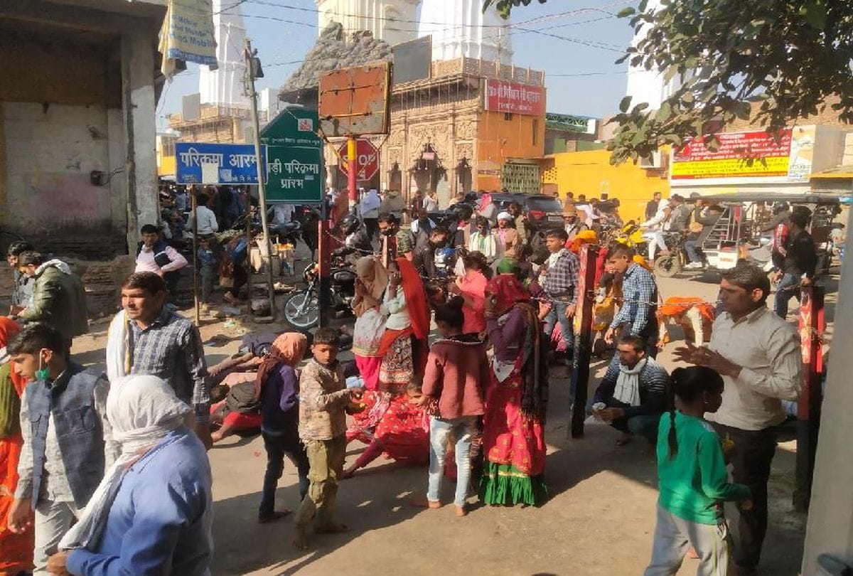 Giriraj ji Temple Parikrama On Kartik Purnima 2020