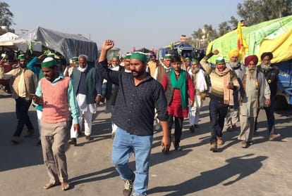 Farmers Protests against farm Laws on Singhu border continues