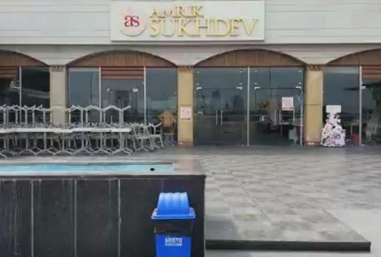 Farmers got free food in sukhdev dhaba