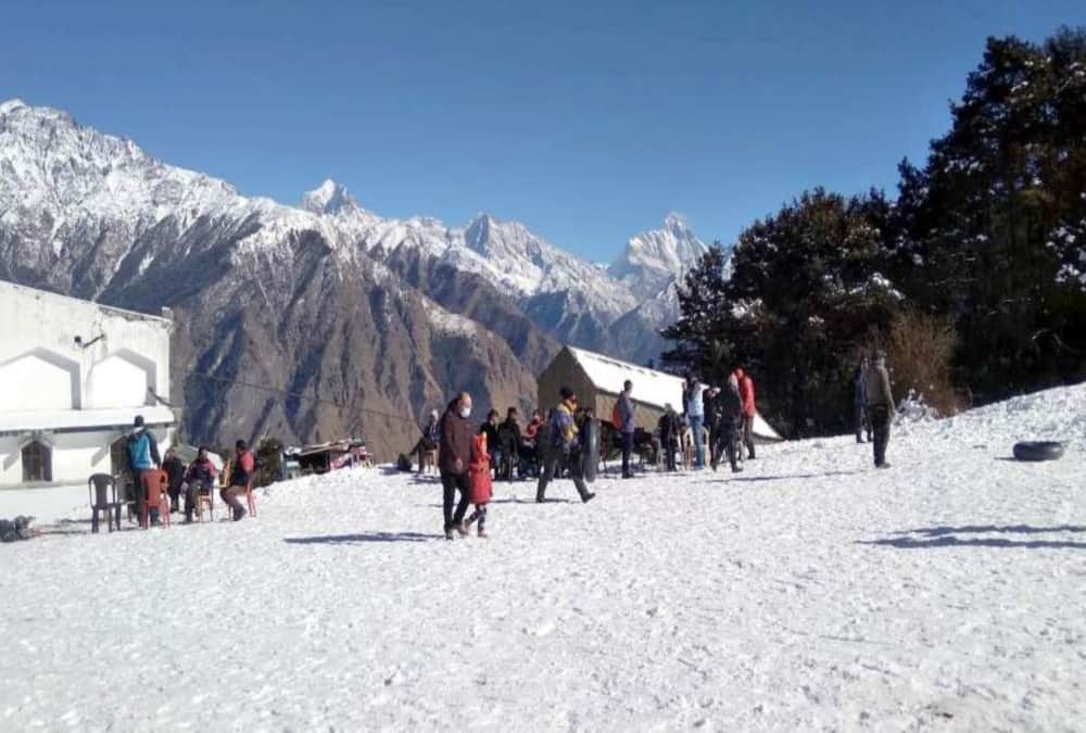 Uttarakhand Weather Latest News: Awesome Visuals of Auli for snowfall, Advance Booking for New Year Celebration
