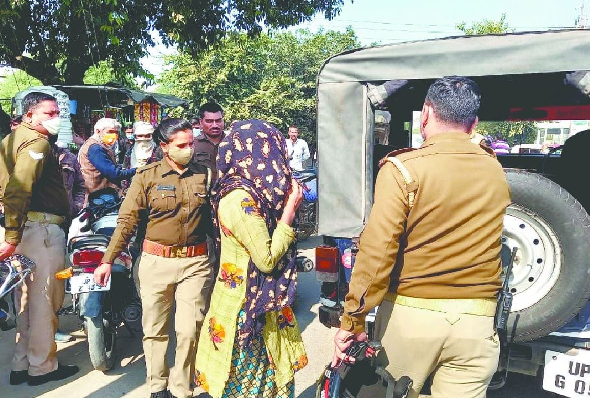 mob beat the young man in front of the police alleges love jihad in firozabad