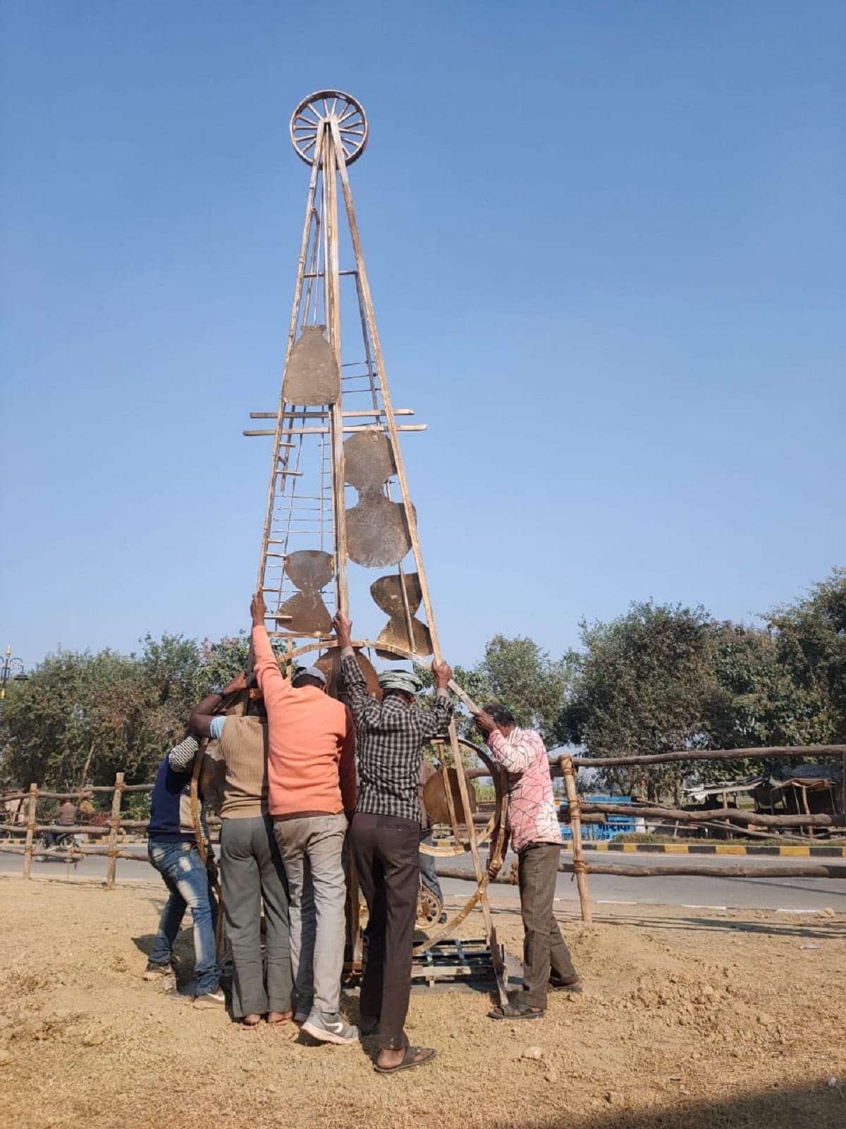 Varanasi Dev Deepawali: PM Modi will look at the artifacts made from junk BHU team is making fantastic figures