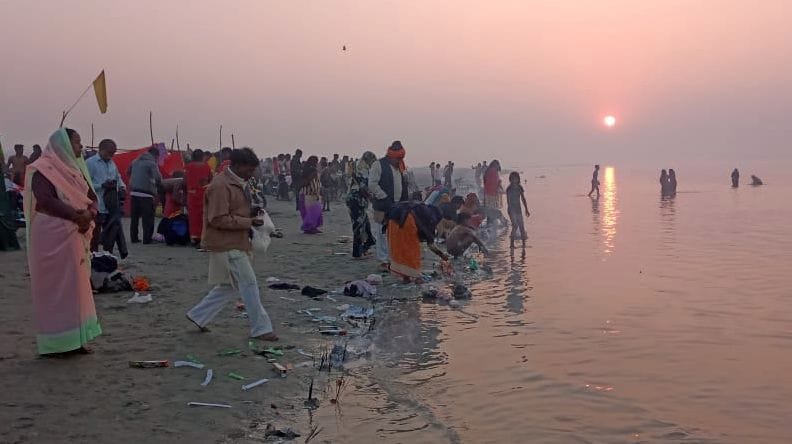 Har-har Ganga said that a dip in the Ganges