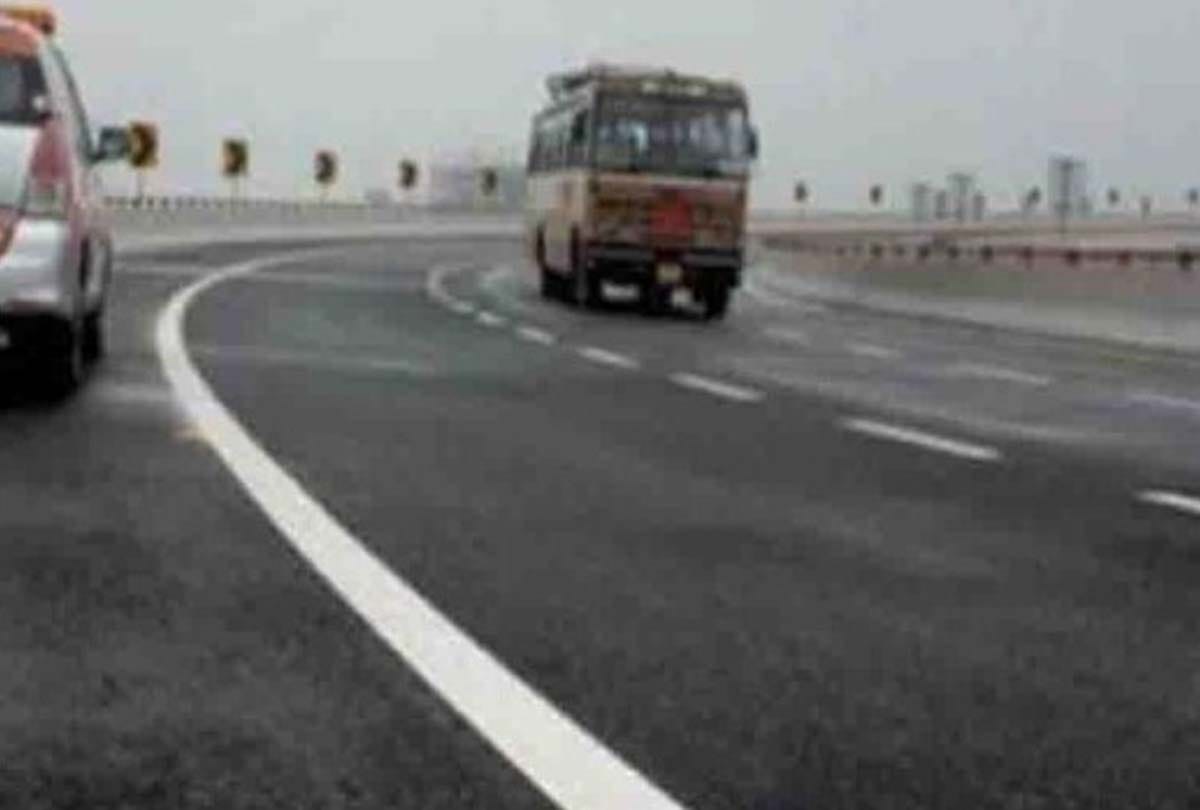 Accident on Lucknow-Agra Expressway, five injured