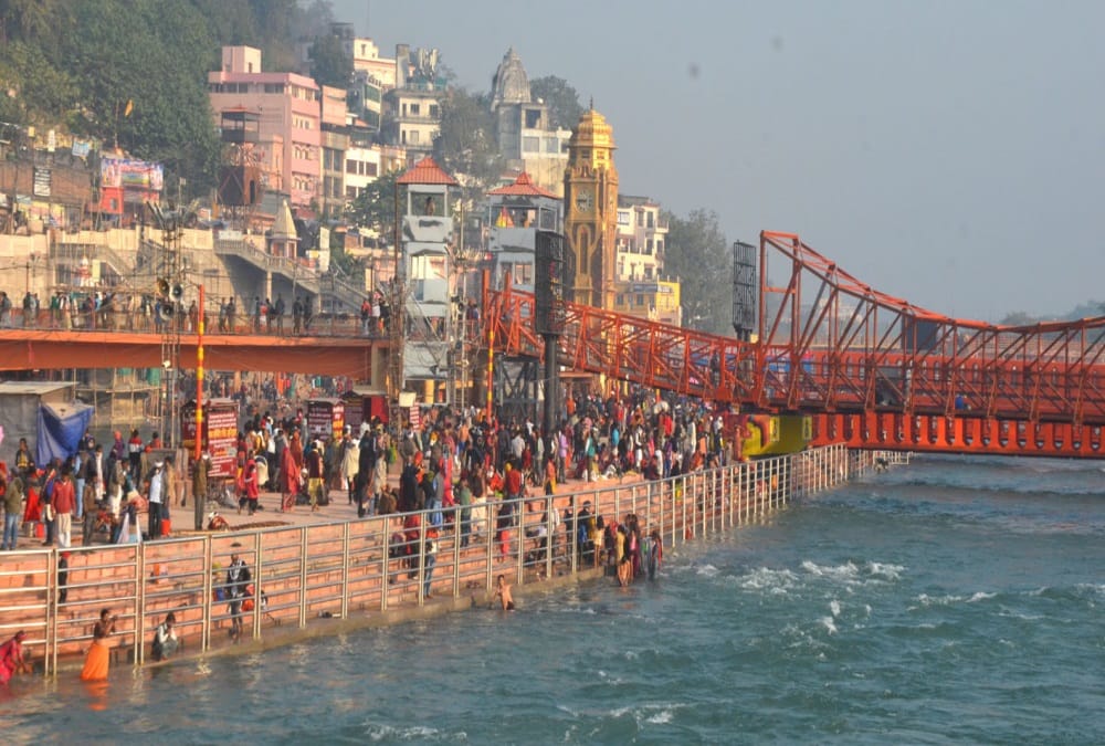 Kartik Purnima 2020: Other State Devotees Also Come Haridwar for ganga Snan After Making Excuses on border