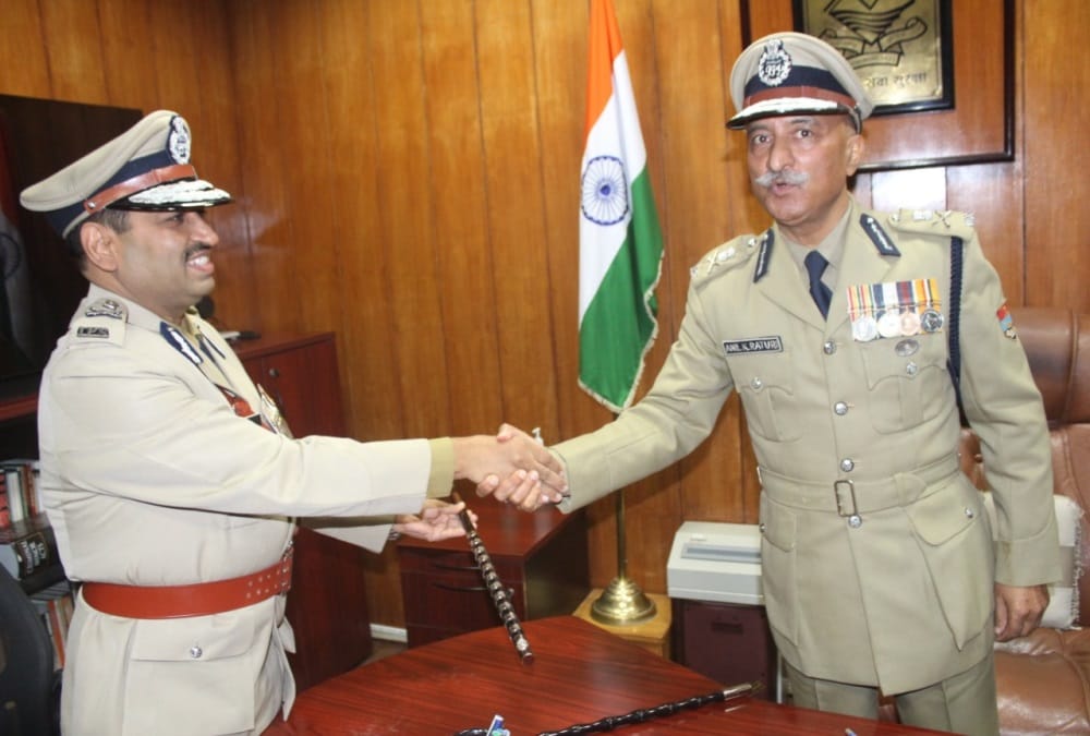 Uttarakhand DGP Anil Raturi Retirement Program in dehradun Police Line Photos