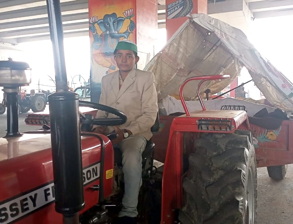 Farmers in Delhi, store of khichdi