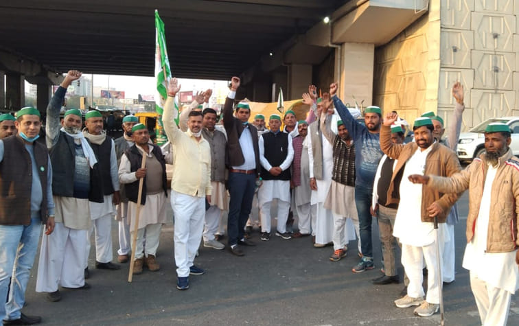 More than 250 farmers leave for Delhi