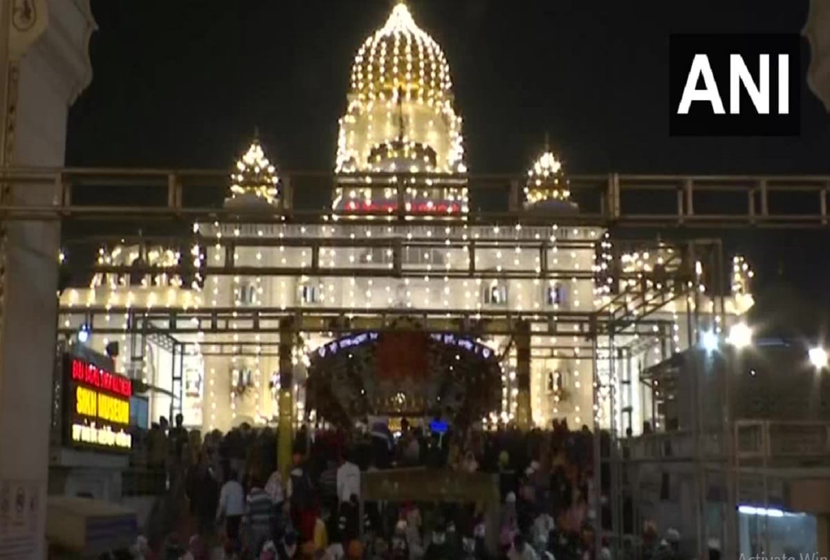 Gurudwara illuminated on the 551st birth anniversary of Guru Nanak Dev ji, see photos